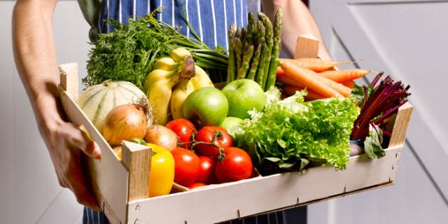 Saisonkräfte, Erntehelfer aus Ungarn und Rumänien  - Ernte Helfer - Landeck