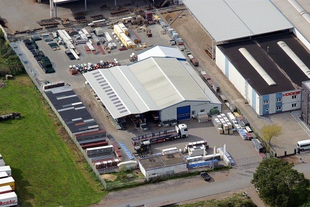 Trapezbleche, Dachpfannenprofil, Sandwichplatten, ISO Paneele und Stabmattenzaun - Baugewerbe - Holdorf