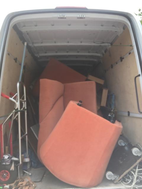 Sofa Berlin Entrümpelung pauschal 80 Euro - Haushaltsaufloesungen - Berlin
