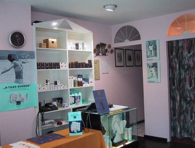 Vermiete einer Kosmetikerin für 2-3 Tage/Woche mein Geschäft - Geschaeftsverbindungen - Berlin