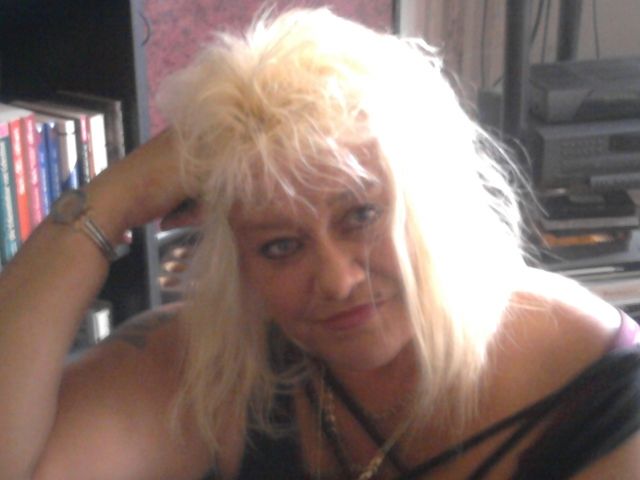 Kartenlegen Kyra bei orakel-delphi.de PIN 499 - Esoterik Pendel Horoskop - Bundesweit