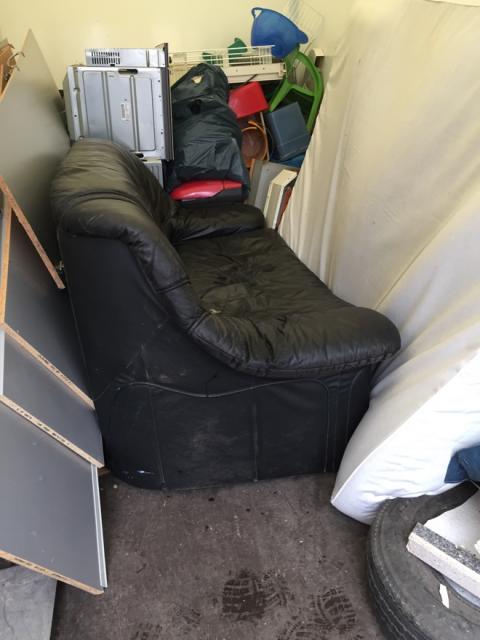 Sofort Sofa Möbel Entrümpelung Berlin Sperrmuellentsorgung24berlin pauschal echt - Haushaltsaufloesungen - Berlin